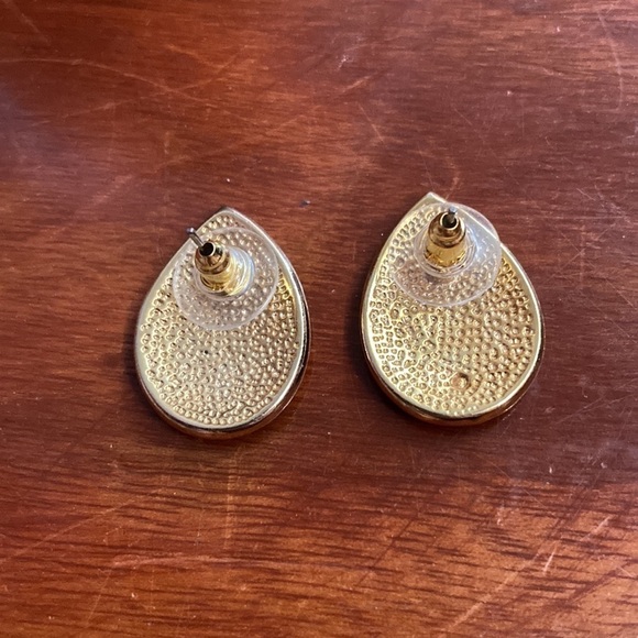 Vintage Cream and gold enamel pierced earrings - Picture 2 of 3